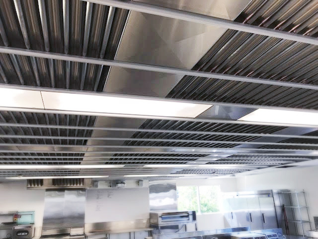meridan-state-college-training-kitchen-ventilated-ceiling