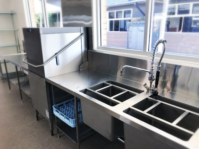 meridan-state-college-training-kitchen-washing-area