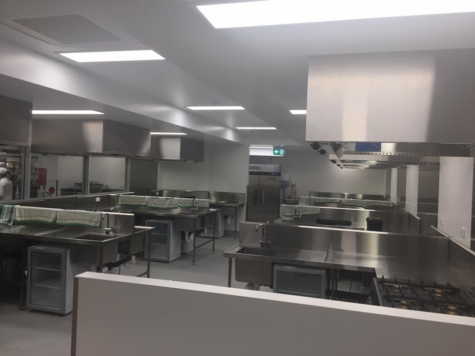 queensford-college-training-kitchen-cooking-area